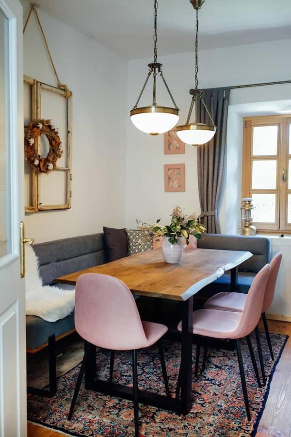 Apartment Aussee- Beletage Salzherrenhof- Kueche, Wlan, Netflix Bad Aussee Esterno foto